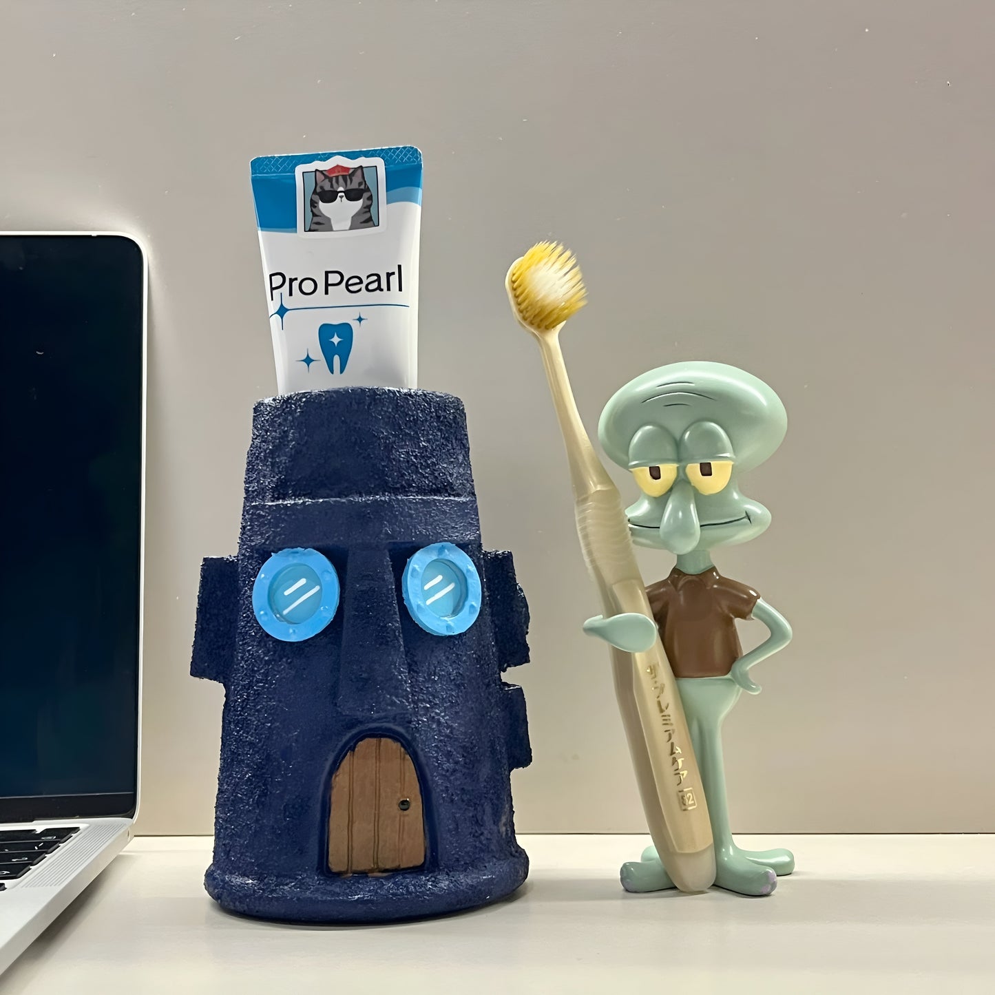 Squidward Holder