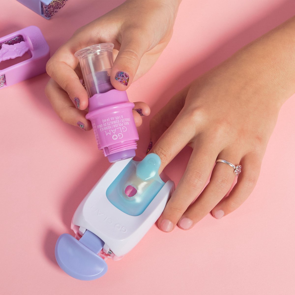 Nail Art Stamper Kit – 5+ Trendy Stamp Patterns Included!