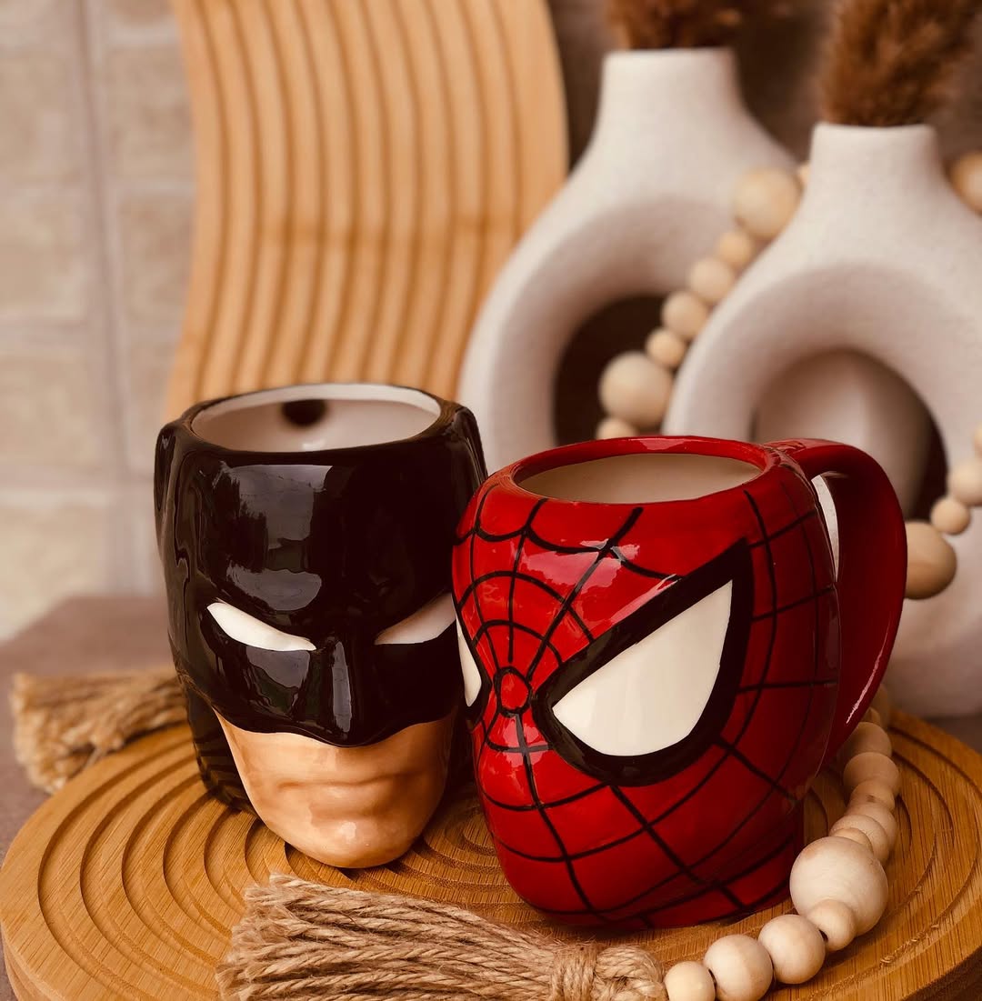 Comic Face Ceramic Cup – Glossy & Eye-Catching Finish