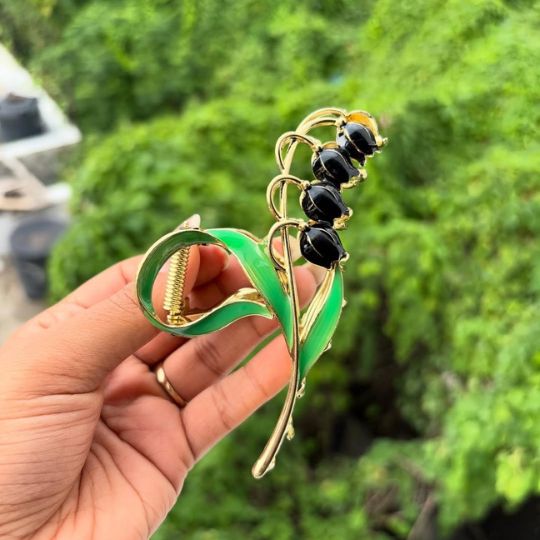 Floral Elegance Claw