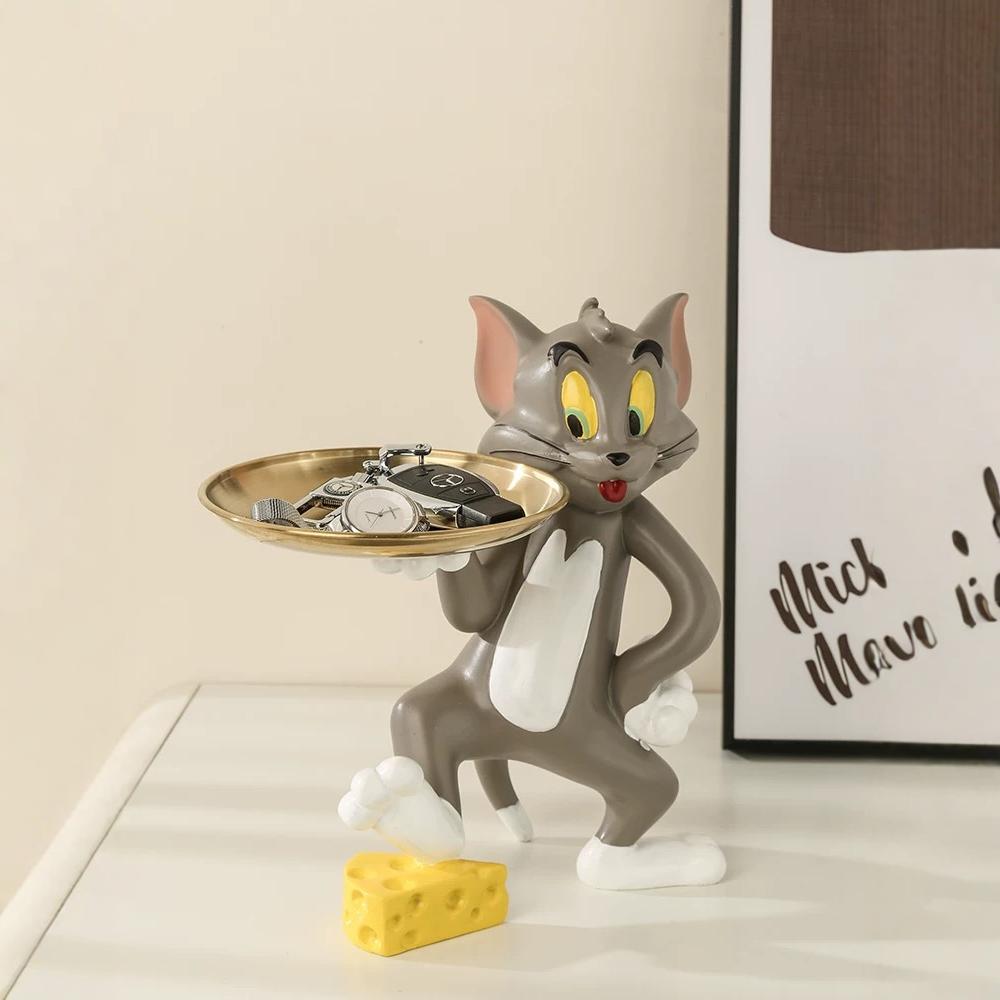 Tom Cat Figure with Gold Tray – Cheese Base Detail
