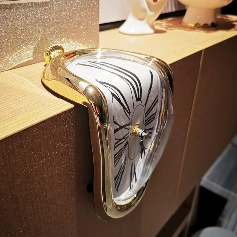 Retro Melting Clock – Perfect Home Decoration