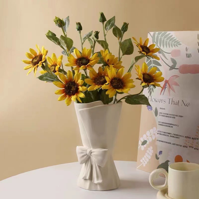 Ceramic Bow Knot Vase