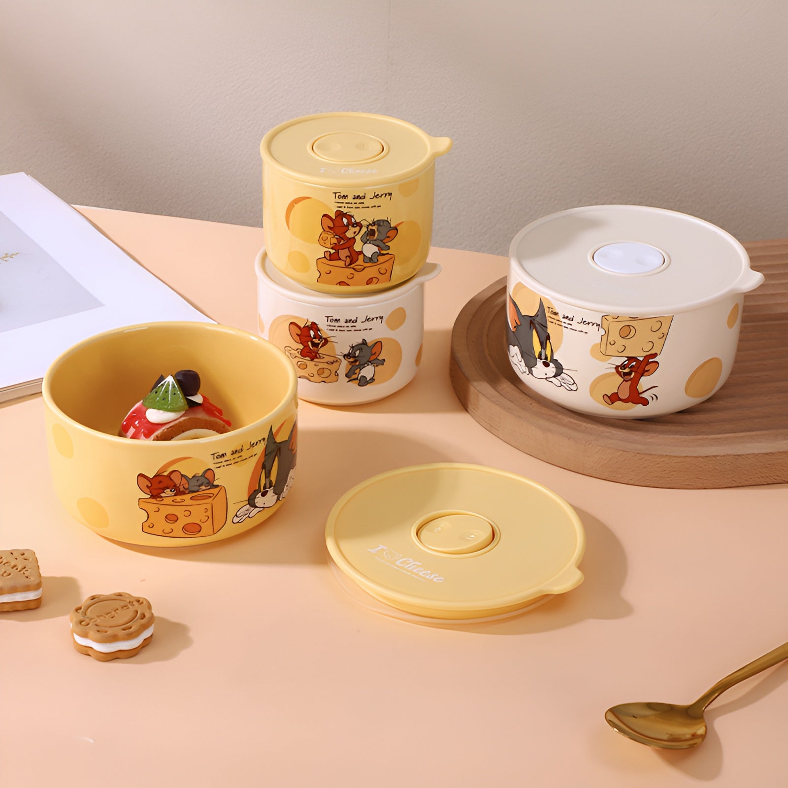 Tom & Jerry Containers Set – Comes with snug-fit lids
