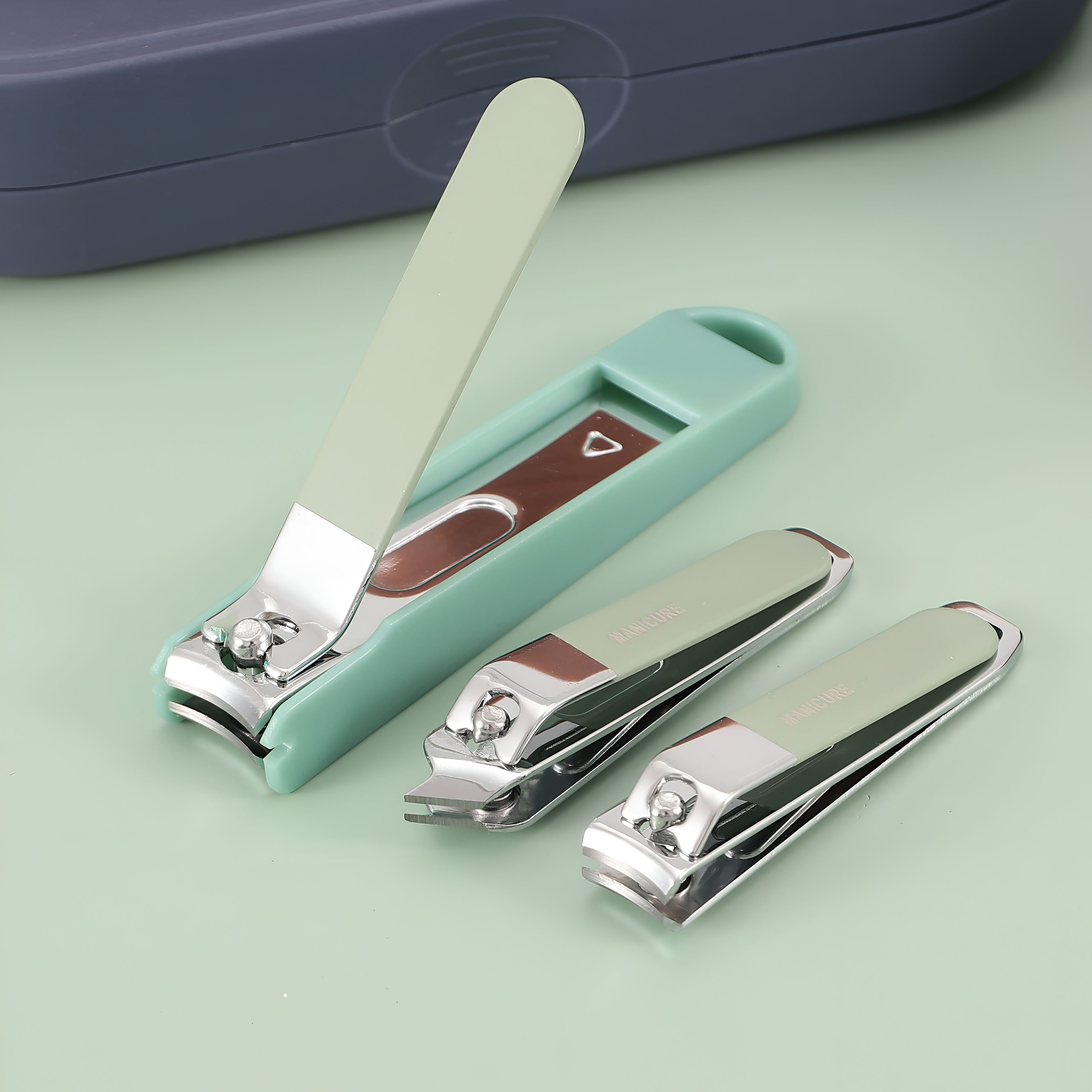 Portable Manicure Kit – Soft Pastel Aesthetic