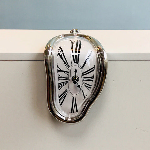 Retro Melting Clock