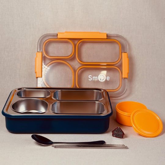 Section Lunch Box – Built-In Sauce Bowl