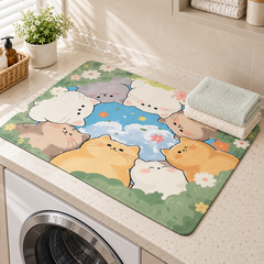 Cartoon Cats Top Mat with folded towels