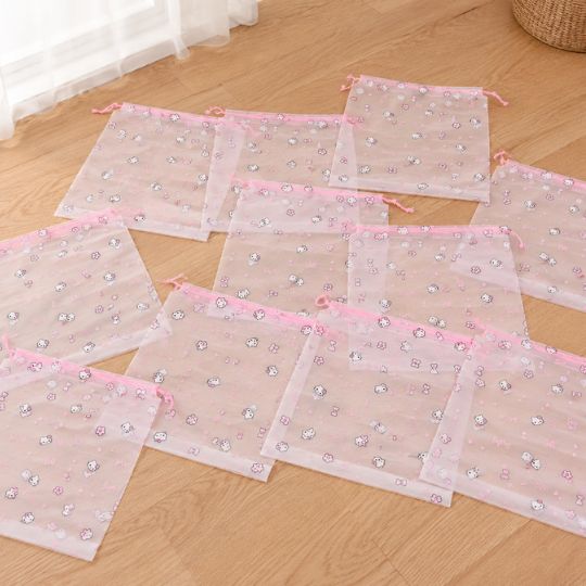 Hello Kitty Drawstring Pouch – Spacious Storage Capacity