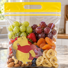 Pooh Bear bag handle and zipper detail