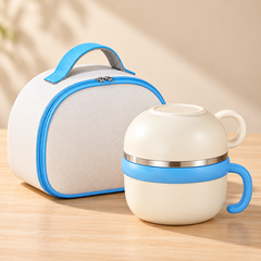 Two-Tier Comfort Lunch Bowl closed with carry bag